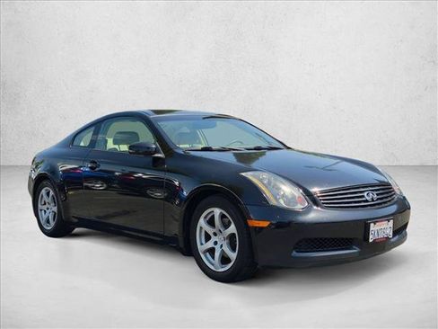 Used 2004 INFINITI G35 Coupe w/ Premium Pkg RWD image 3