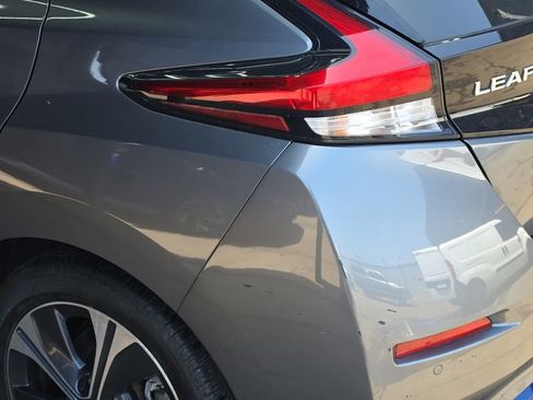 Used 2020 Nissan Leaf SV w/ SV Technology Package FWD image 32
