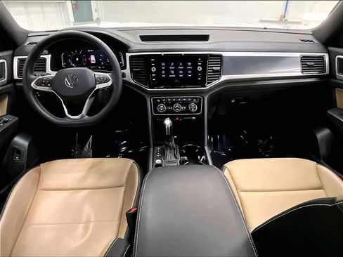 Used 2022 Volkswagen Atlas Cross Sport SE FWD image 18