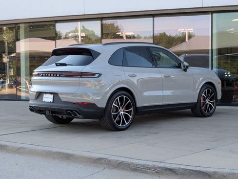 New 2026 Porsche Cayenne S image 9