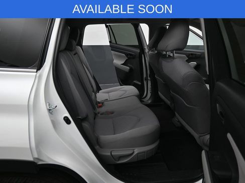 Used 2023 Toyota Highlander L FWD image 31