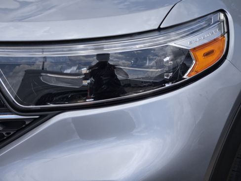 Used 2022 Ford Explorer XLT RWD image 7