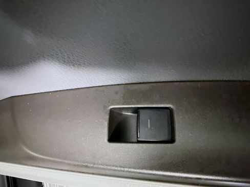 Used 2023 Toyota Camry SE image 30