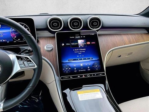 Used 2025 Mercedes-Benz C 300 Sedan image 8