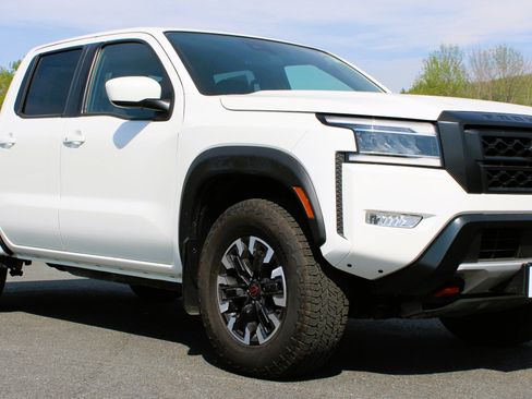 Used 2024 Nissan Frontier PRO-4X w/ Technology Package AWD/4WD image 2