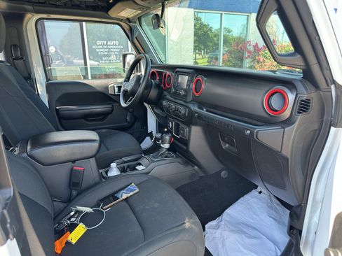 Used 2021 Jeep Wrangler Sport AWD/4WD image 10