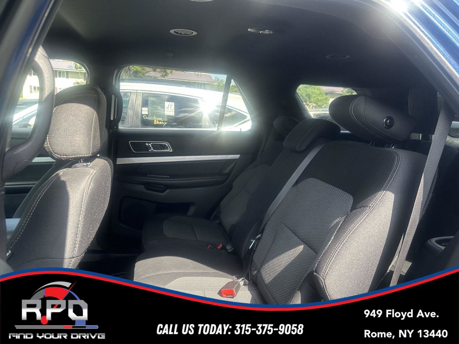 Used 2017 Ford Explorer XLT FWD image 12