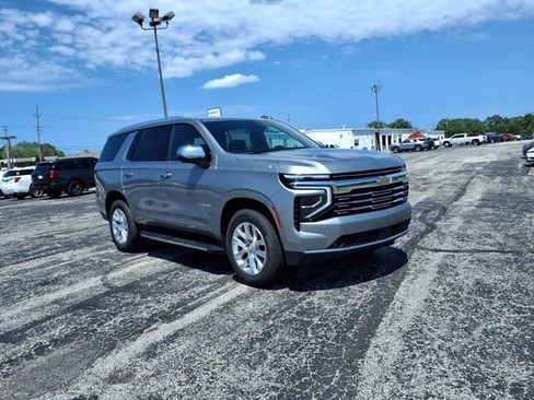 Used 2025 Chevrolet Tahoe Premier AWD/4WD image 3