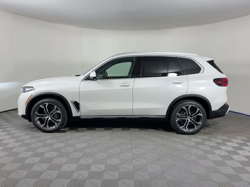 New 2026 BMW X5 sDrive40i w/ Climate Comfort Package image 2