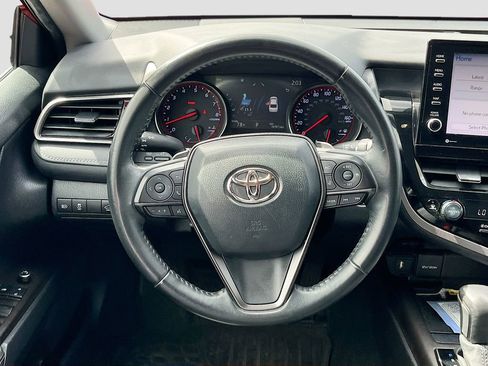 Used 2022 Toyota Camry XSE FWD image 11