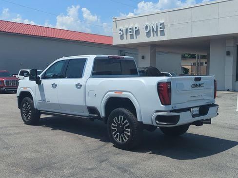 Used 2026 GMC Sierra 3500 Denali Ultimate AWD/4WD image 4
