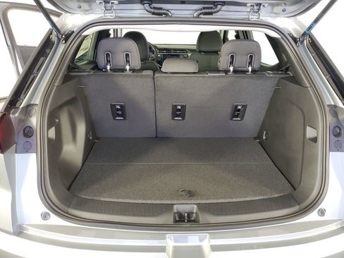 New 2027 Chevrolet Bolt LT w/ Comfort Package FWD image 29