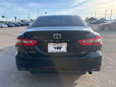Used 2018 Toyota Camry LE image 4