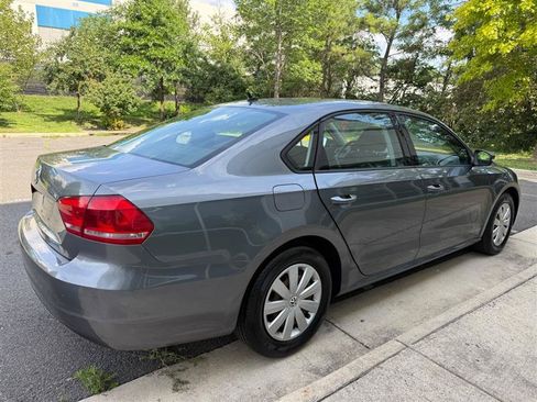 Used 2013 Volkswagen Passat 2.5 S FWD image 17