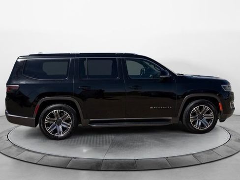 Used 2022 Jeep Wagoneer Series III image 2