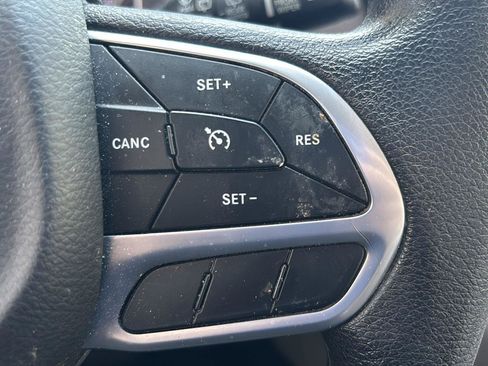 Used 2021 Chrysler Voyager Lxi FWD image 8