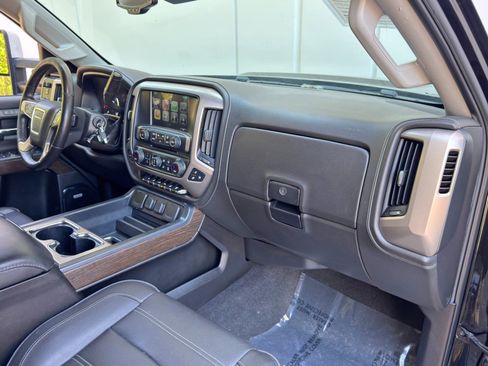Used 2018 GMC Sierra 3500 Denali image 13