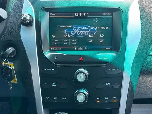 Used 2015 Ford Explorer XLT w/ Equipment Group 202A FWD image 21