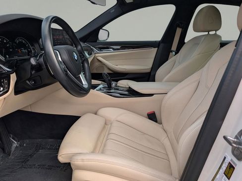 Used 2019 BMW 530i xDrive w/ Convenience Package image 16