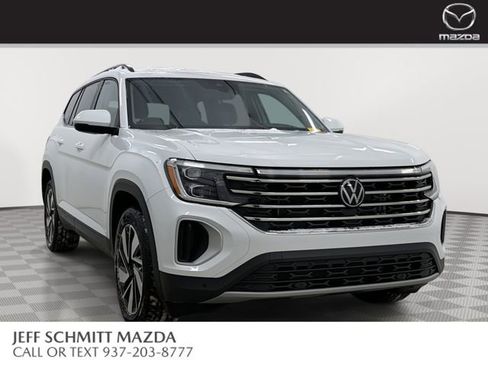 Used 2025 Volkswagen Atlas SE image 1