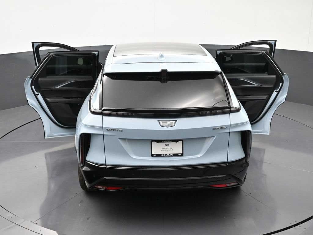 Used 2025 Cadillac Lyriq Sport AWD/4WD image 36