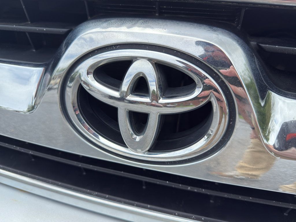Used 2008 Toyota 4Runner SR5 AWD/4WD image 22