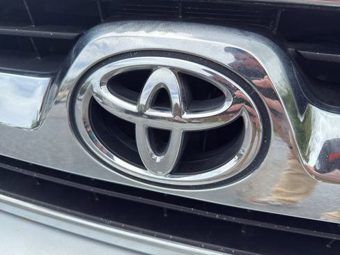 Used 2008 Toyota 4Runner SR5 AWD/4WD image 22