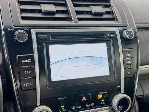 Used 2014 Toyota Camry SE FWD image 19