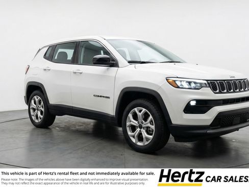 Used 2025 Jeep Compass Latitude AWD/4WD image 1