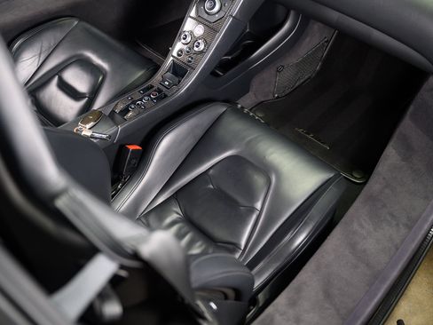 Used 2013 McLaren MP4-12C Spider image 35