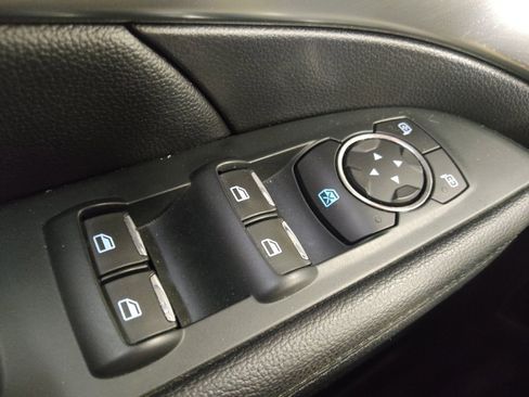 Used 2018 Ford Explorer XLT w/ Equipment Group 202A AWD/4WD image 27
