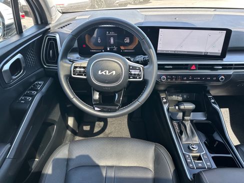 Used 2025 Kia Sorento S w/ Panoramic Sunroof Package image 7