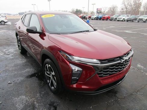 Certified 2024 Chevrolet Trax RS w/ Driver Confidence Package image 5