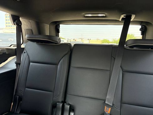 Used 2022 GMC Yukon SLT w/ SLT Premium Package AWD/4WD image 16