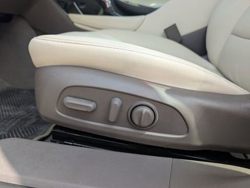 Used 2024 Chevrolet Malibu LT FWD image 22