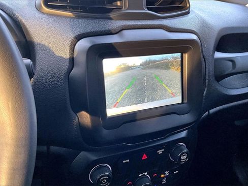 Used 2020 Jeep Renegade Latitude image 19