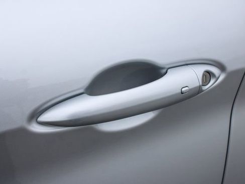 Used 2017 Alfa Romeo Giulia Sprint w/ Cold Weather Package image 9