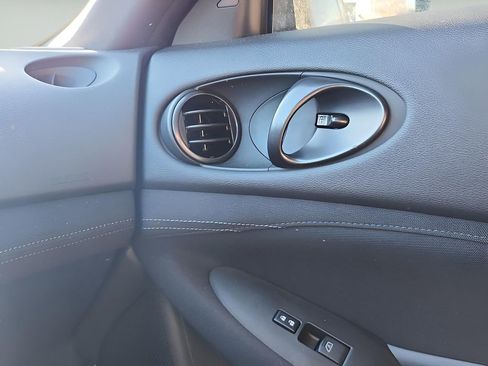 Used 2024 Nissan Z Sport w/ Floor Mat Package image 18