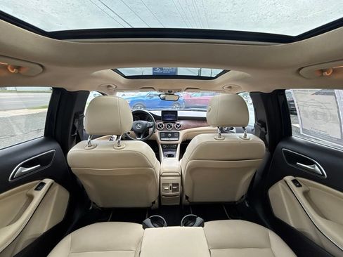 Used 2019 Mercedes-Benz GLA 250 4MATIC w/ Premium Package image 25