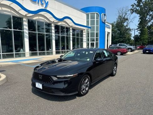 Certified 2023 Honda Accord EX image 4