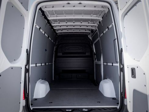 Used 2026 Mercedes-Benz Sprinter 2500 image 11