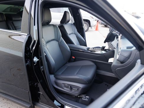 Certified 2026 Toyota Crown XLE image 46