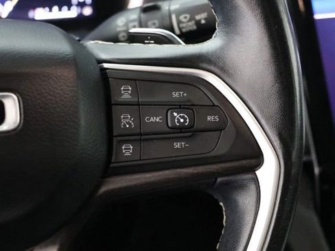 Used 2021 Jeep Grand Cherokee L Limited AWD/4WD image 22