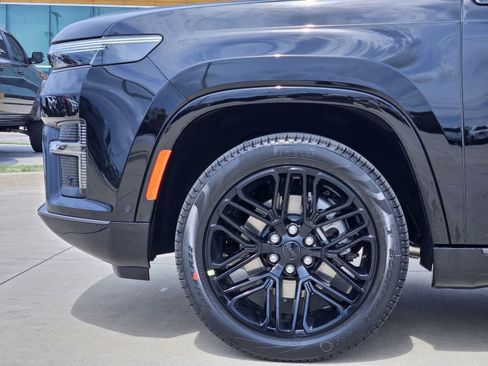 New 2026 Jeep Grand Wagoneer Limited AWD/4WD image 11