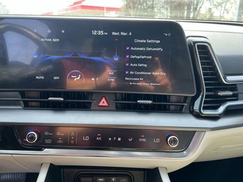 Certified 2025 Kia Sportage EX w/ Premium Package image 19