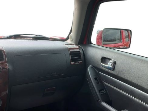 Used 2009 HUMMER H3T Alpha image 24