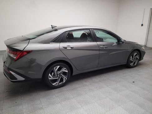 Used 2025 Hyundai Elantra SEL FWD image 10