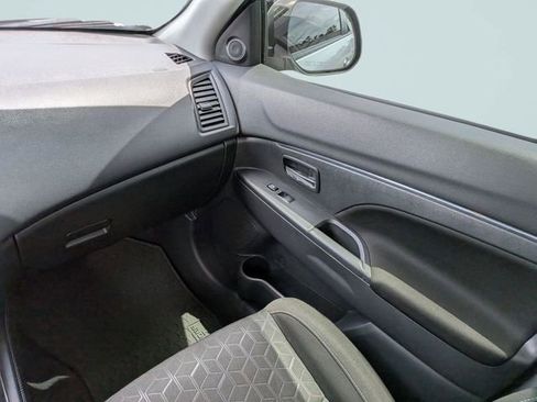 Used 2022 Mitsubishi Outlander Sport ES FWD image 16