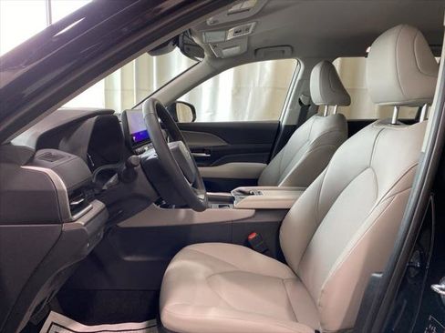 Certified 2026 Toyota Grand Highlander XLE image 2