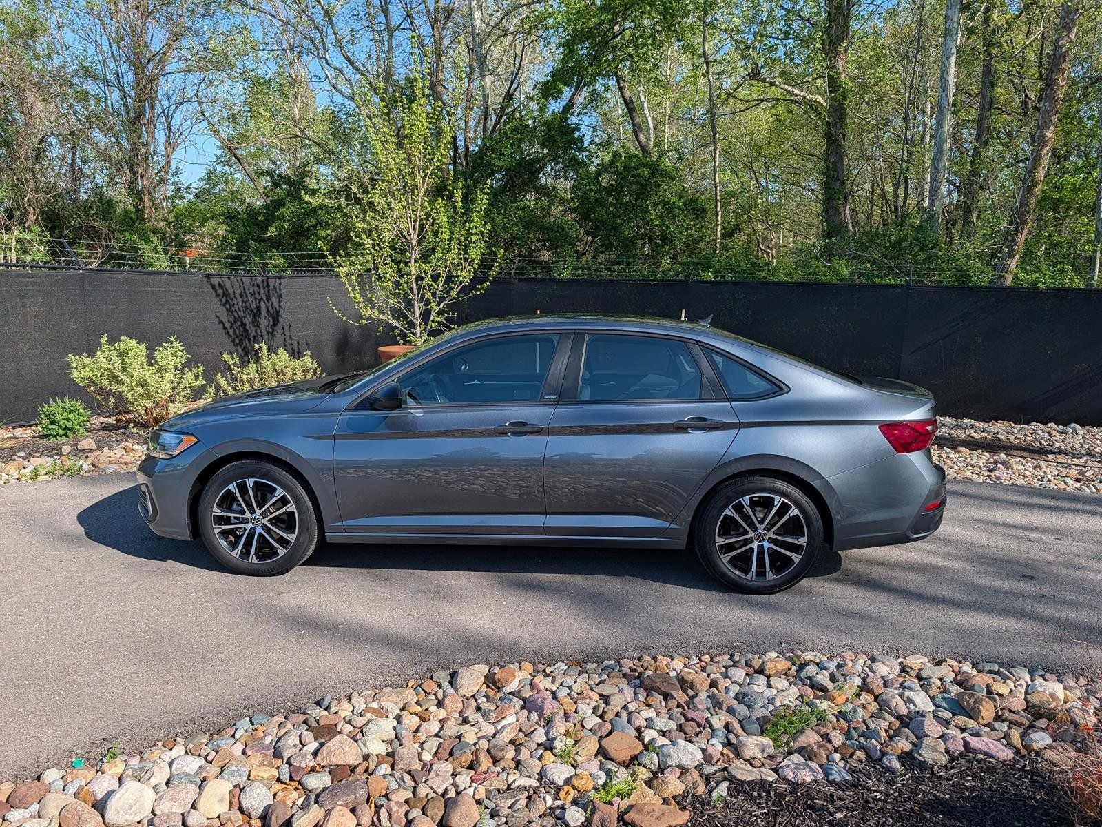 Certified 2023 Volkswagen Jetta Sport FWD image 2